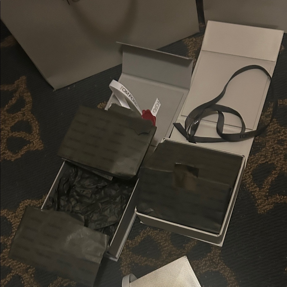 Tom Ford Silver Gift Set Collection - Picture 9 of 16